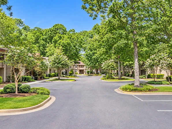 Foxcroft Apartments, 263 Clemwood Pkwy #2B-1Ba-1080Sqft, Hampton, VA 23669