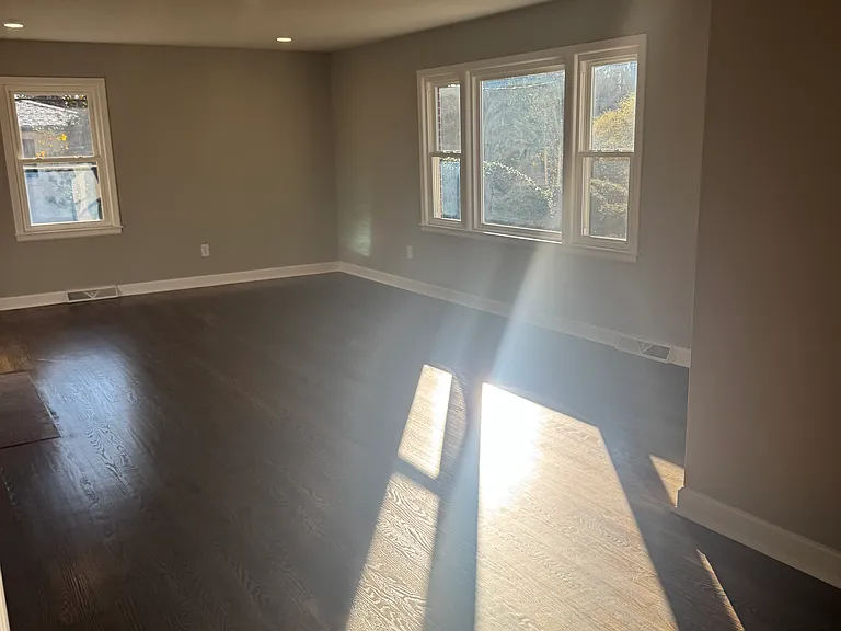 209 Brook St — Photo 12