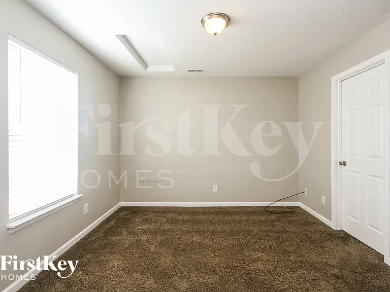 10672 Glenayr Dr — Photo 13