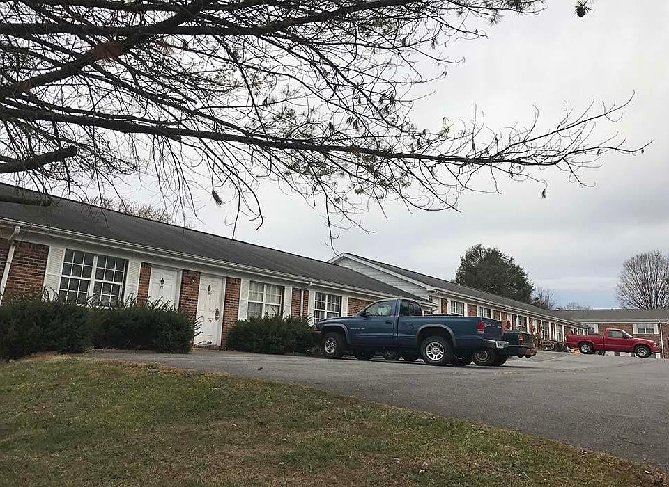 2nd image of 526 Whites Mill Rd