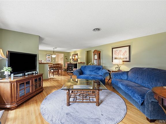 5th image of 65 Leni Ln