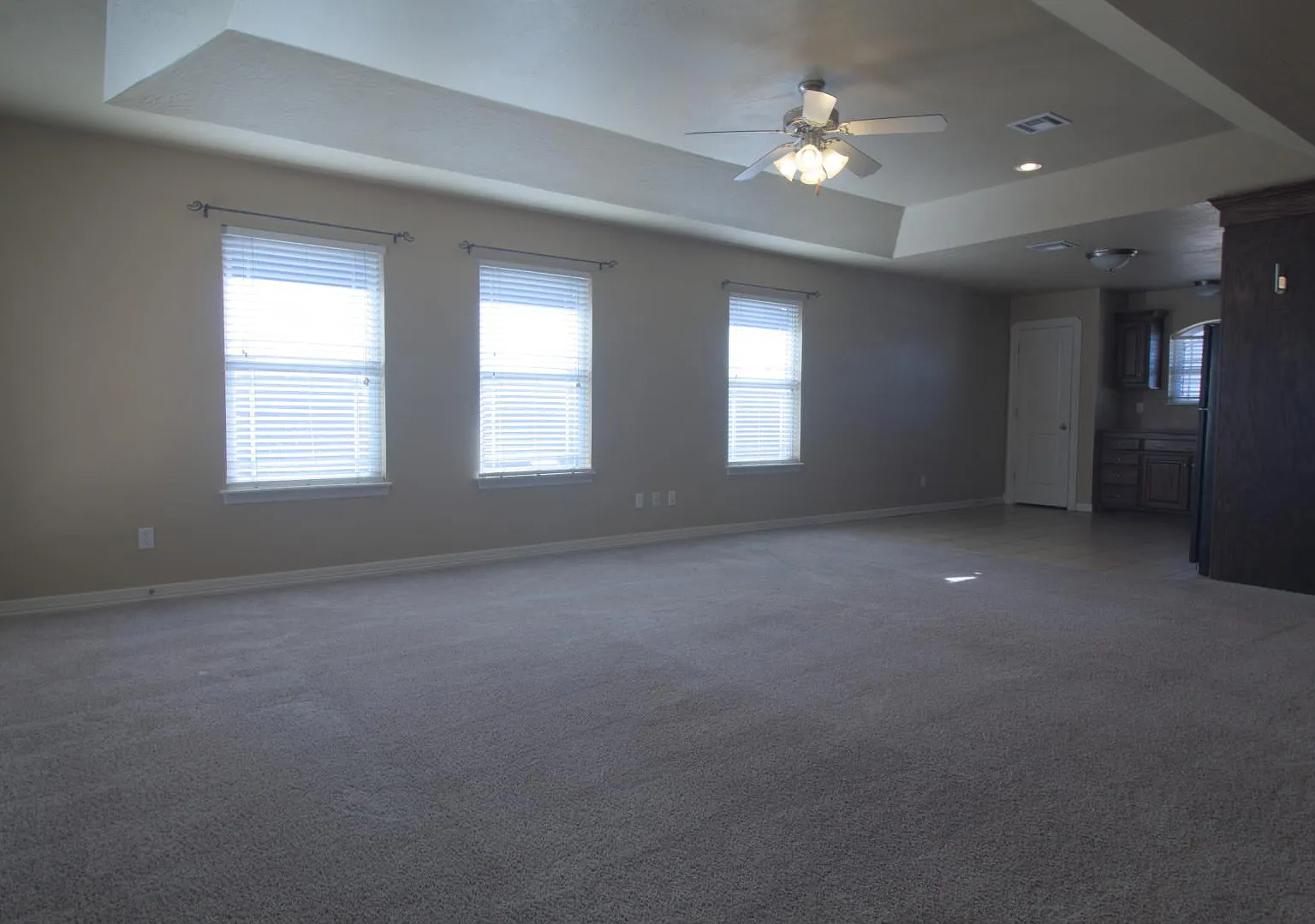 3 bed, 1456 sqft, $1,700 — Photo 3