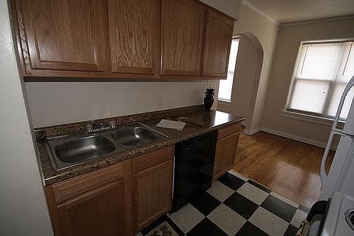 5th image of 37 E 38th St APT 208