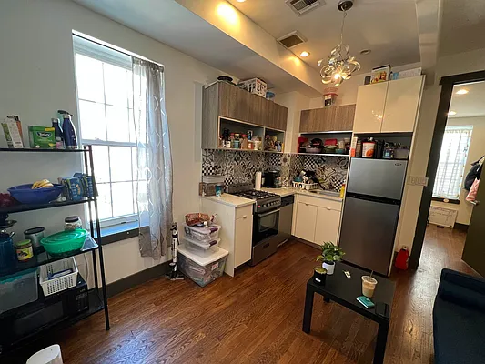 Rented by Delmark Realty LLC | media 36