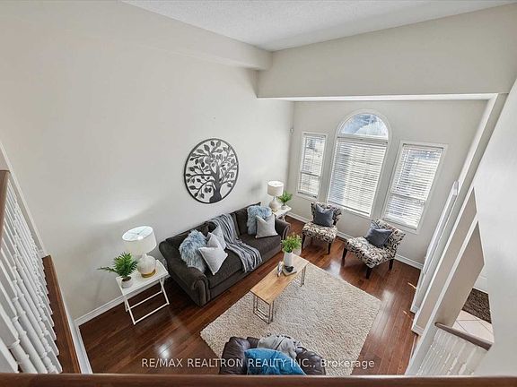 4th image of 68 Flint Cres