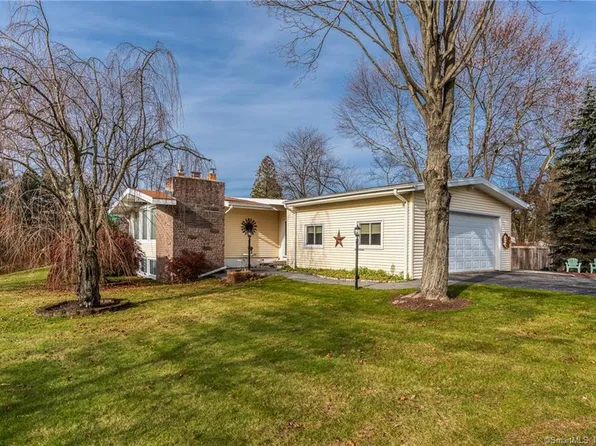 37 Pulaski Highway, Ansonia, CT 06401