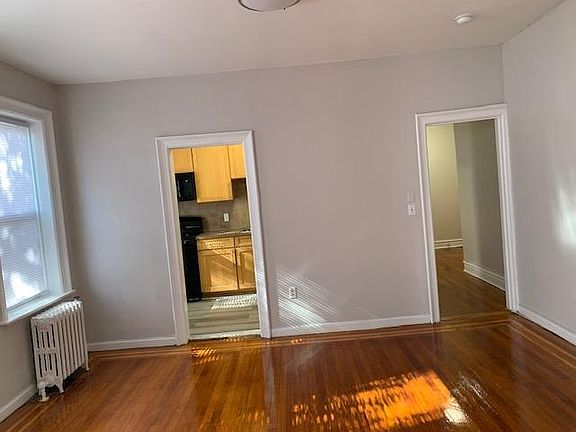 4th image of 25 Kensigton Ave #402