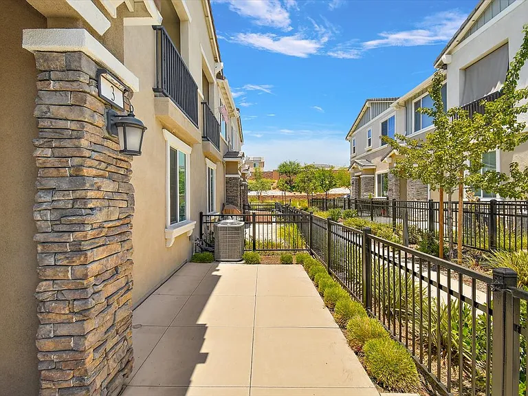 16540 Wyndham Ln #3 — Photo 14