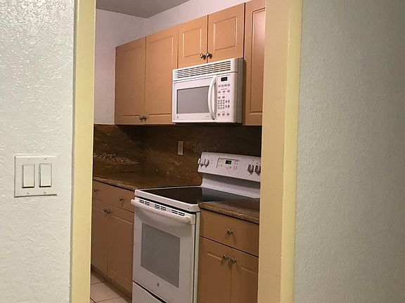 2nd image of 760 SE 2nd Ave APT D214