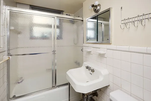 Sold by Voro, LLC | media 20