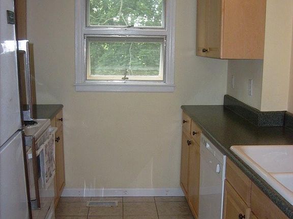 2nd image of 304 Turner St NE
