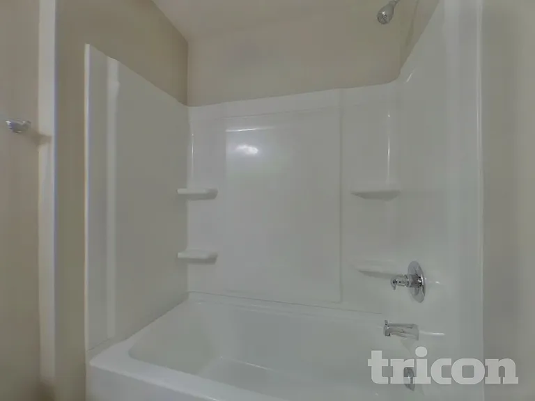120 Castlebrook Dr — Photo 17