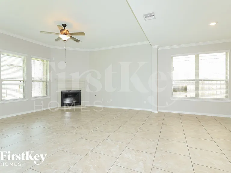 119 Del Carmen Dr — Photo 4