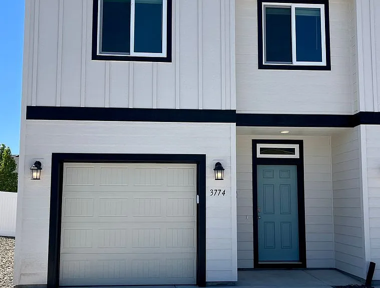 3774 S Roosevelt Pl — Photo 1