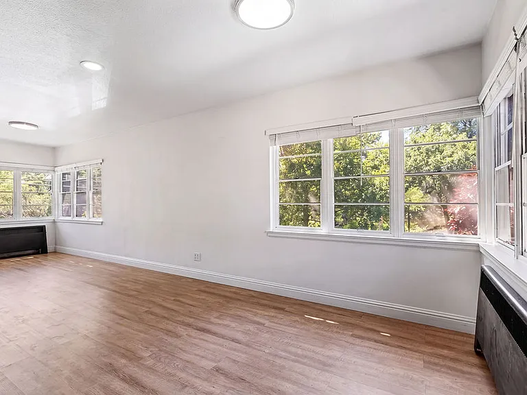 1045 Riverside Dr #D-3 — Photo 7