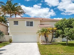 220 SW 98th Ter, Pembroke Pines, FL 33025