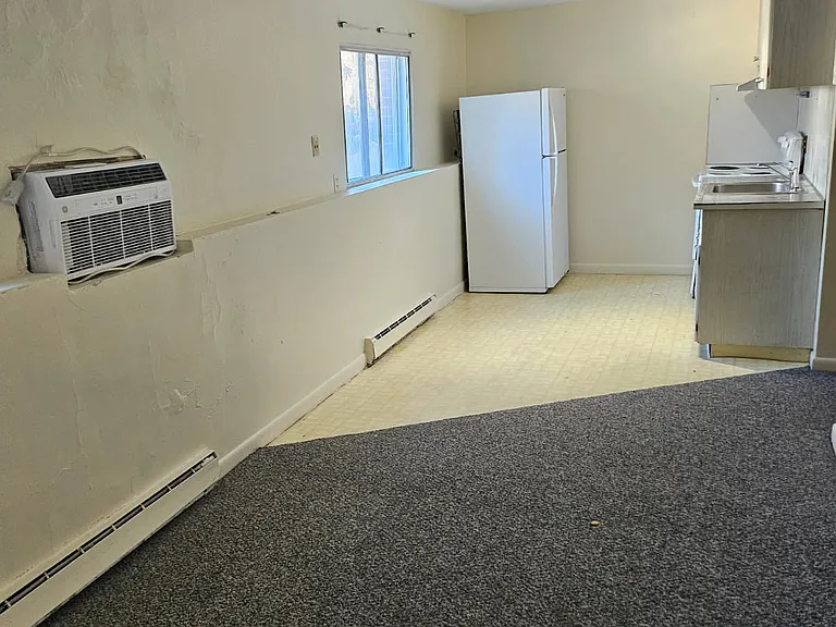 6 Colbert Ave #4 — Photo 4