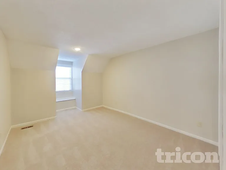 11009 W 131st St — Photo 15