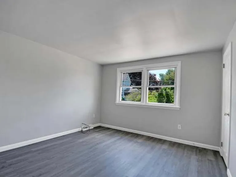 309 Montgomery Ave #B — Photo 3