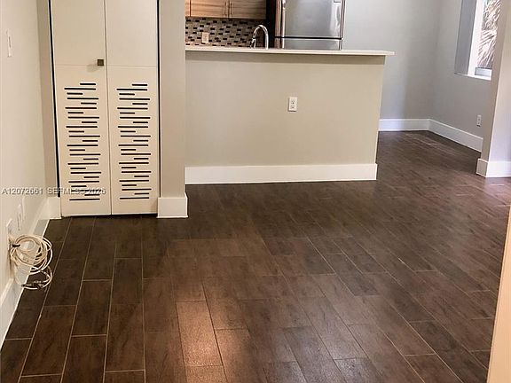 5th image of 222 Sidonia Ave APT 12