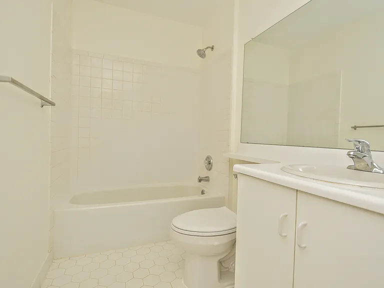 1132 Stafford St — Photo 16