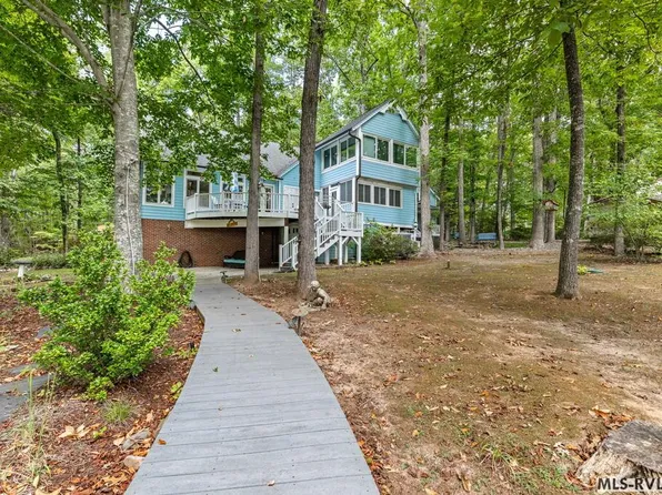636 Beechwood Dr, Bracey, VA 23919