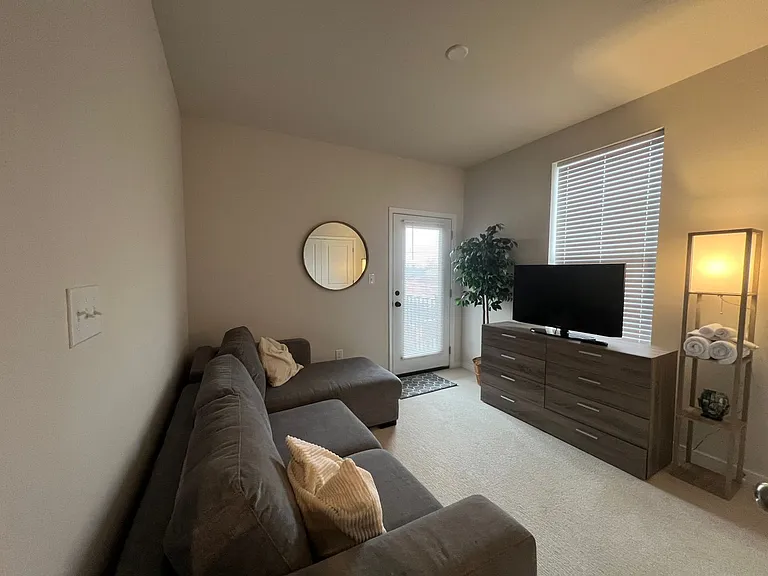 1900 Roseneath Rd #10B — Photo 20