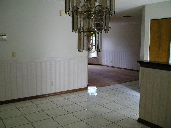 4th image of 4103 Yellowwood Dr