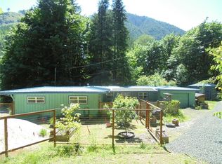 892 Overbrook Ln, Brinnon, WA 98320