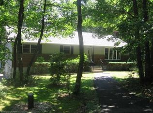 702 Watercrest Ave, Effort, PA 18330