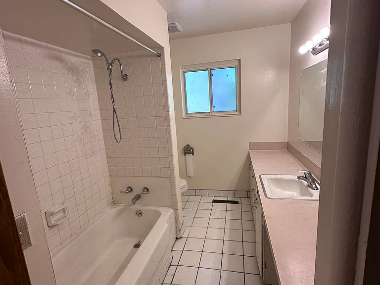 49 Riverside Dr — Photo 9