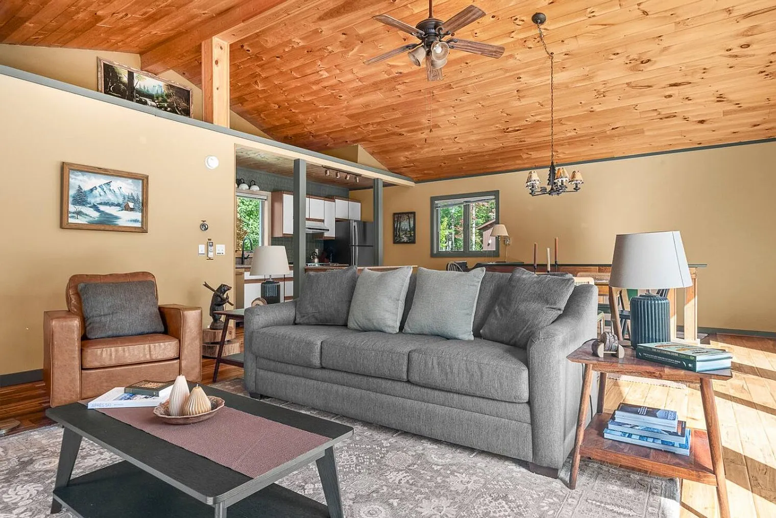 3 bed, 2.0 bath, $6,187 — Photo 3