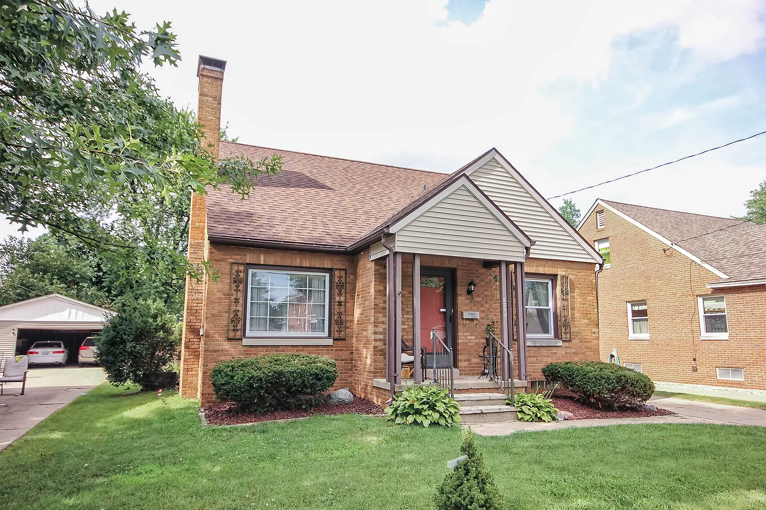 2313 W Ayres Ave photo 1