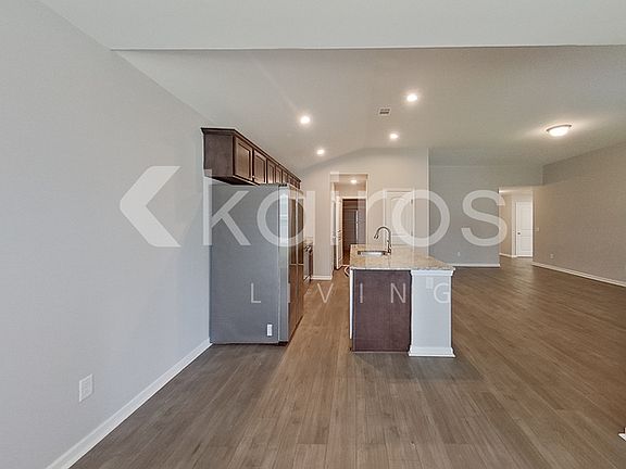 4th image of 104 Saint Matthew Way