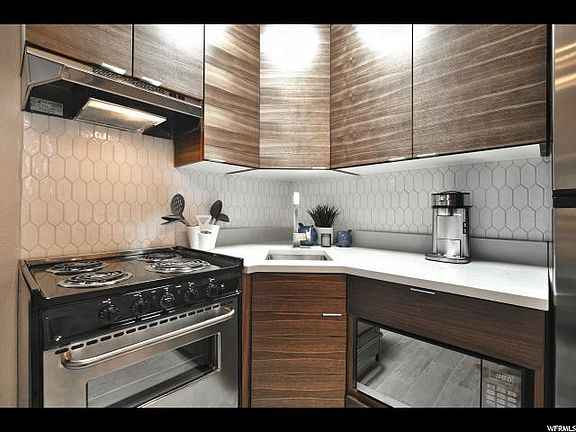 4th image of 1940 Prospector Ave #108