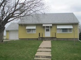 910 Jefferson Ave, Lowden, IA 52255