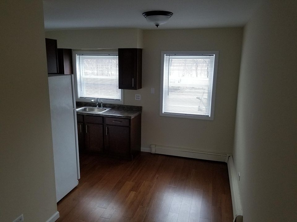 1st image of 116 W Willow St APT 1E