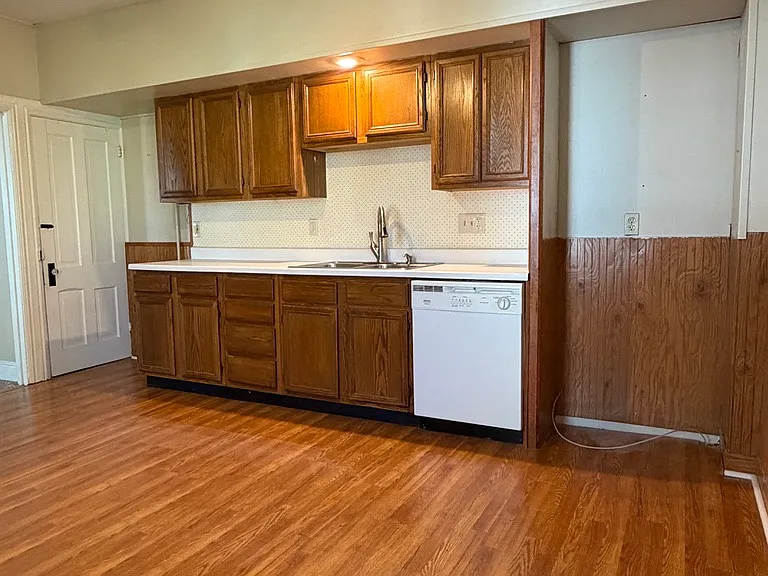 108 N Railroad St — Photo 8