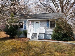 64 Edgewood View Ln, Winston Salem, NC 27127
