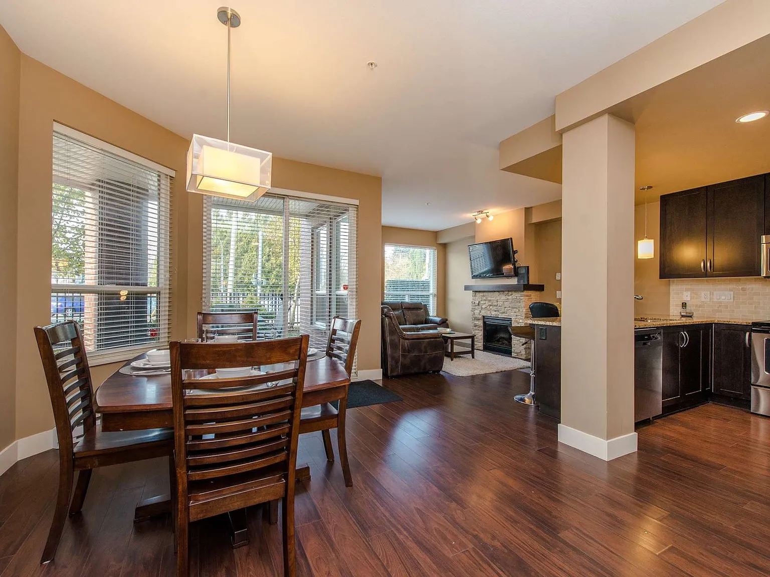 3 bed, 1100 sqft, $4,950 — Photo 4