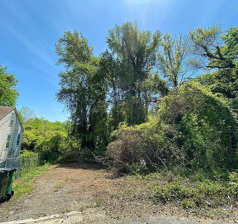 1st image of 2513 Robert Moore Cir