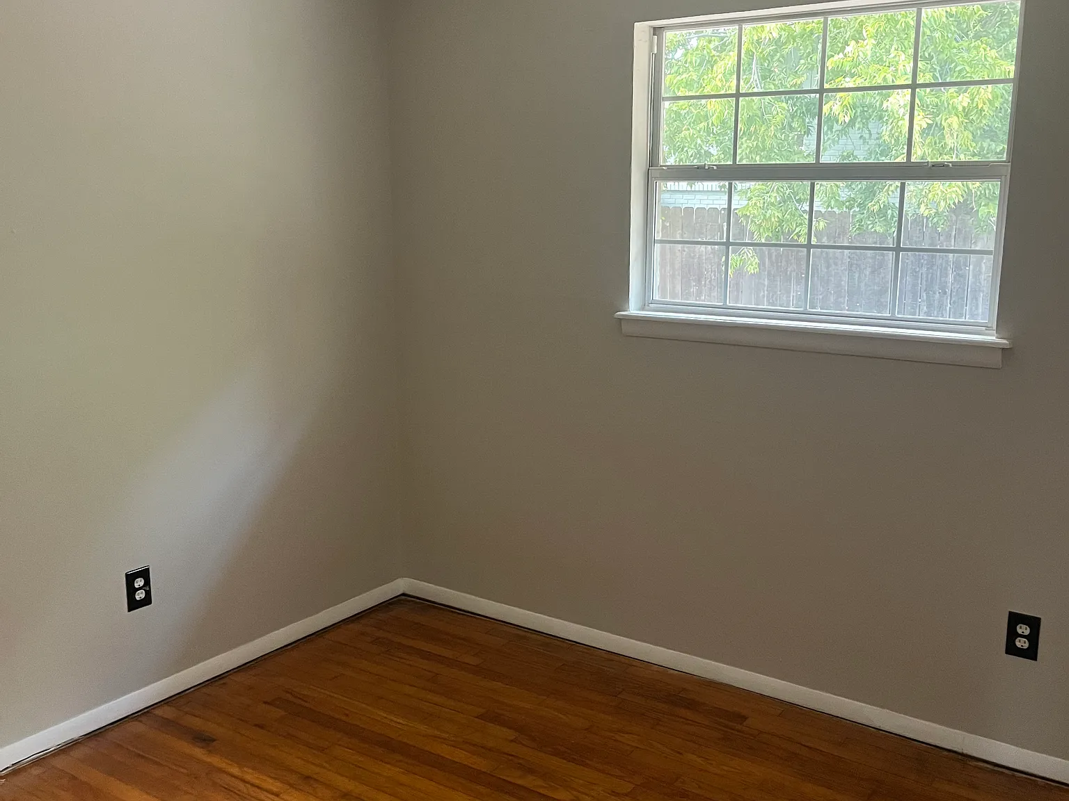 4 bed, 1200 sqft, $1,400 — Photo 4
