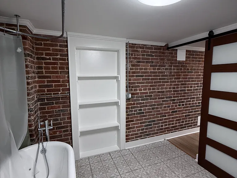 138 N Hawthorne Rd #1 — Photo 9