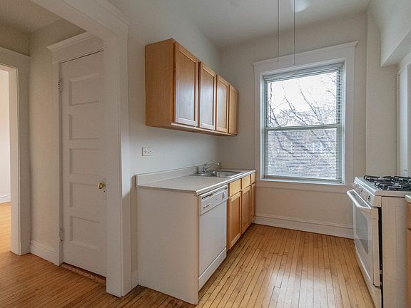 5th image of 3800 N Wilton Ave APT 2s
