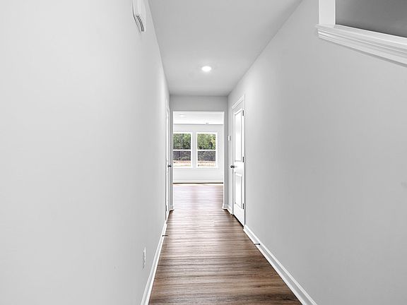 3rd image of 211 Stone Creek Rd