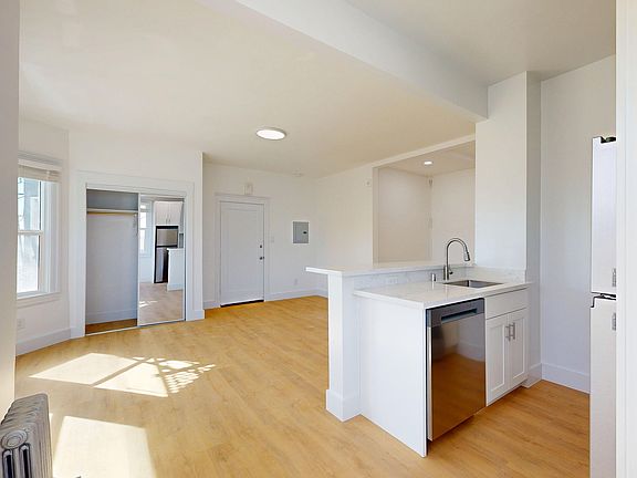 5th image of 4744 Balboa St #202