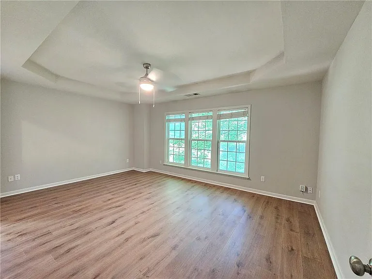 1999 Hailston Dr — Photo 10