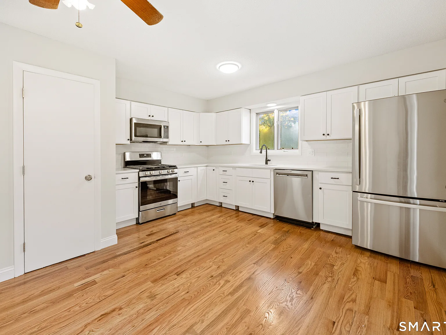 2 bed, 1.5 bath, 2240 sqft, $2,500 — Photo 4