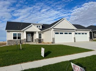1522 Glen Rock Cir, Marion, IA 52302