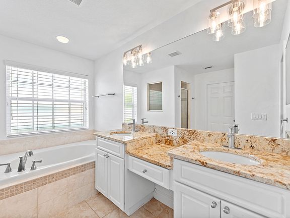 4th image of 2803 W Pearl Ave
